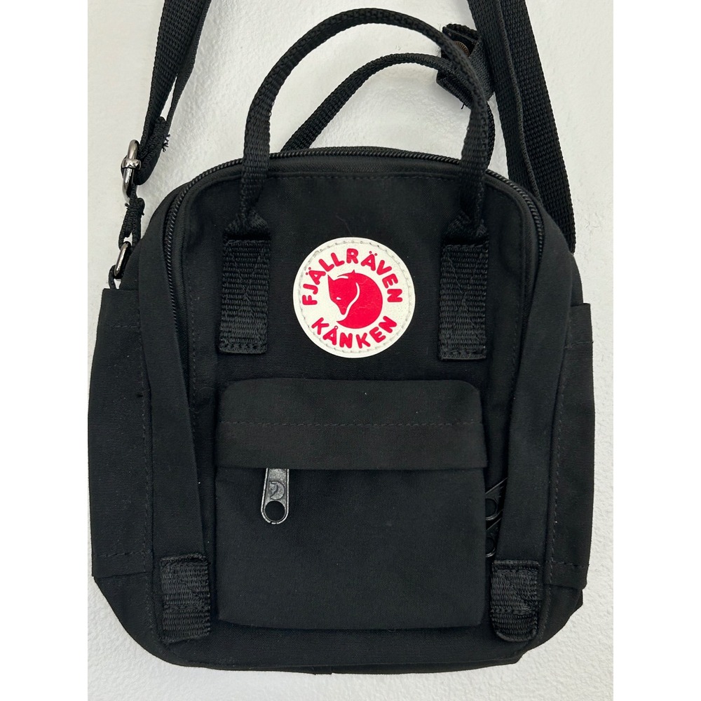 Fjallraven Kanken Black Mini sling Crossbody Shoulder Bag Convertible
Gorpcore - Picture 3 of 11